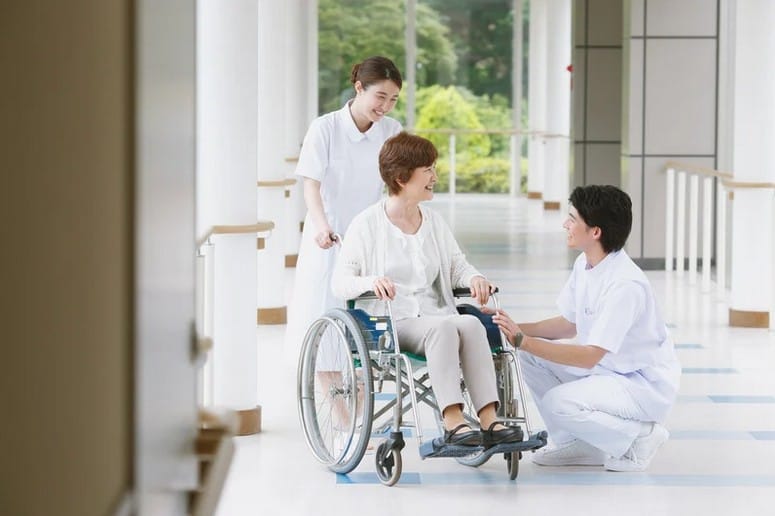 日本介護工作真實生活:一天流程、特定技能薪資、生活開銷與心理適應
